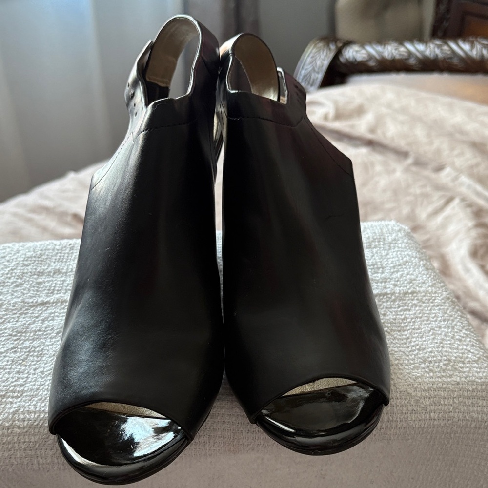 Bandolino Elegant Black leather Women's wedge Peep-Toe Shoes